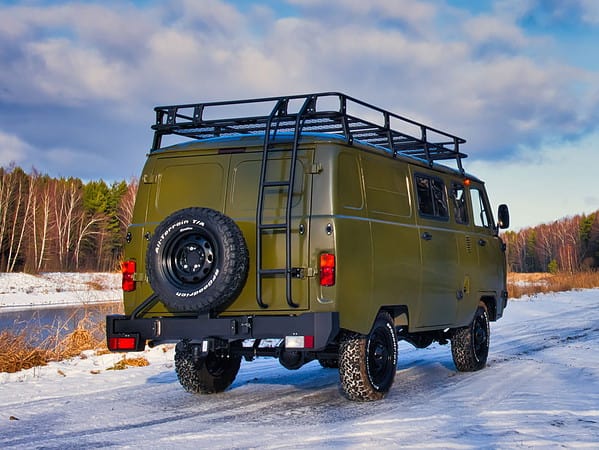 Robusto Paraurti posteriore con gancio traino