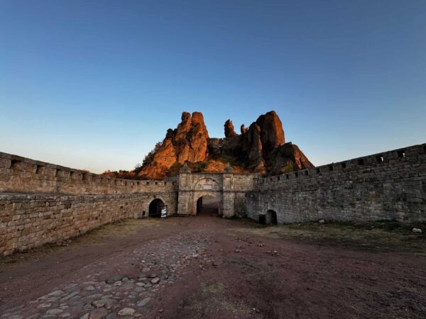 Forte Kaleto, la fortezza incastonata tra le rocce