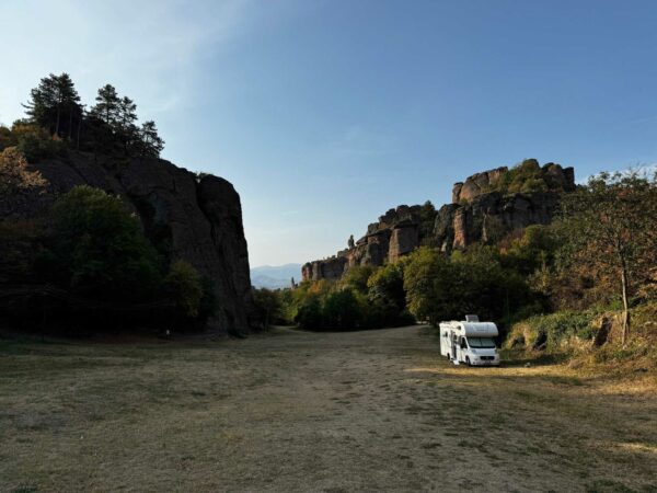 Notte in libera tra le rocce di Belogradchik